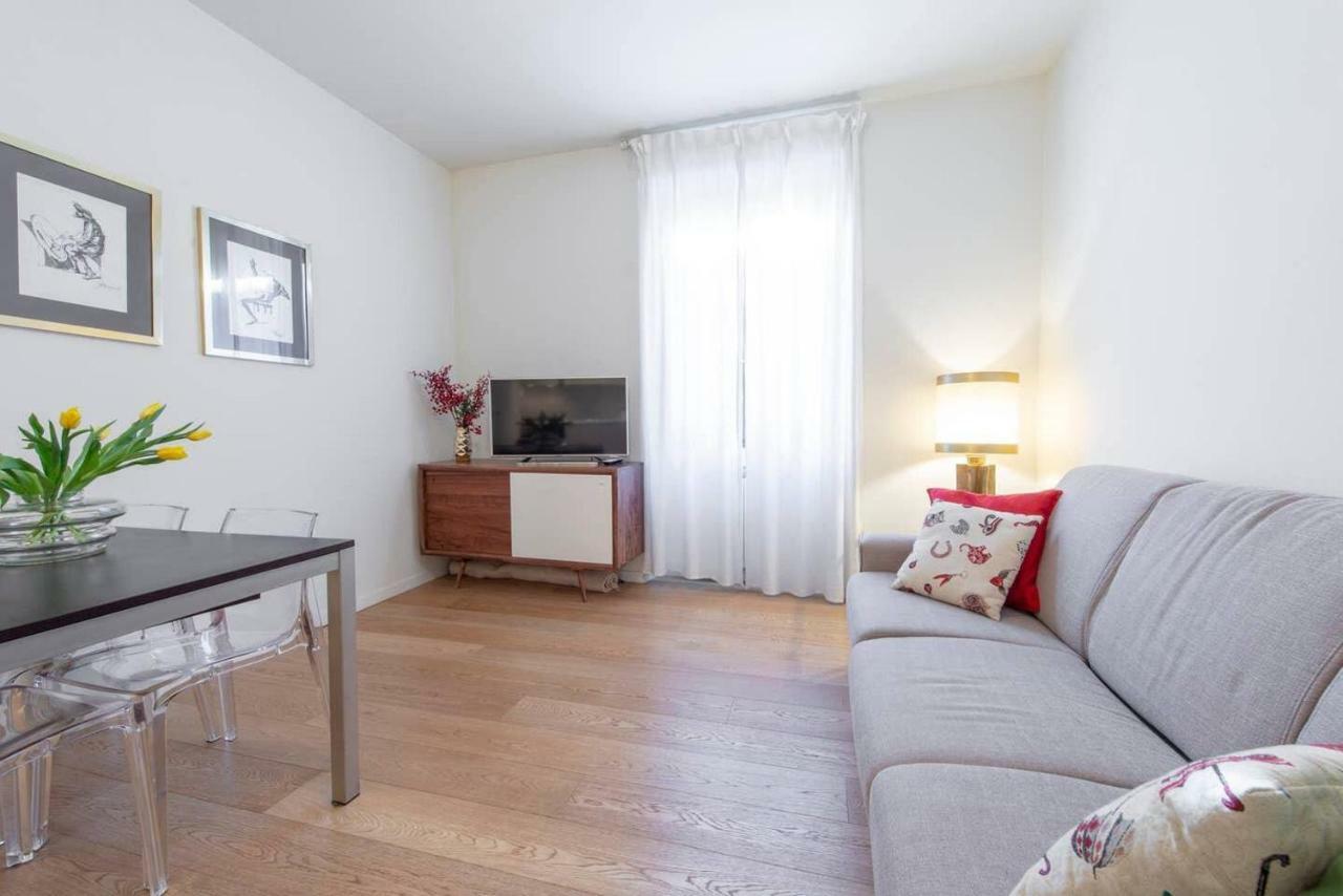 Joivy 1Br Apt In Isola With Stunning View To Bosco Verticale Milan Exterior photo