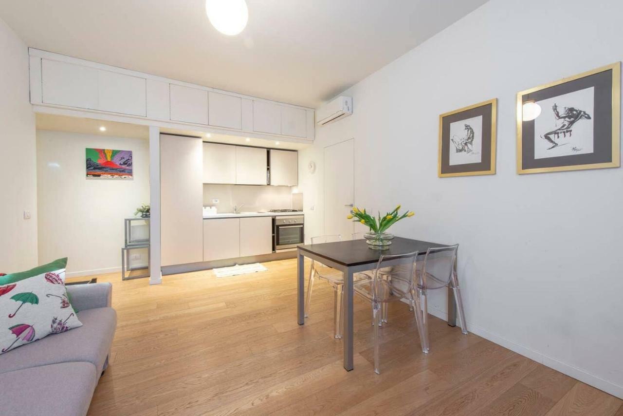 Joivy 1Br Apt In Isola With Stunning View To Bosco Verticale Milan Exterior photo